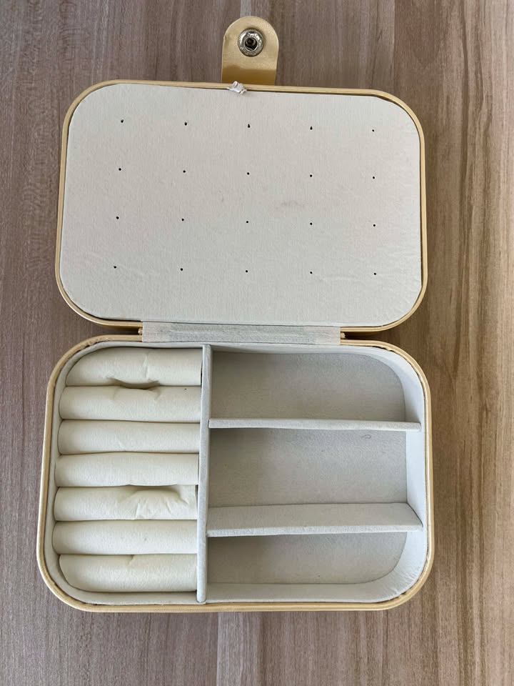 Amimono Jewelry Case