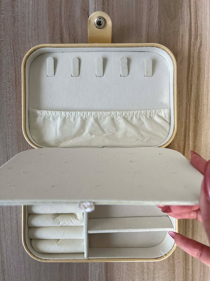 Amimono Jewelry Case