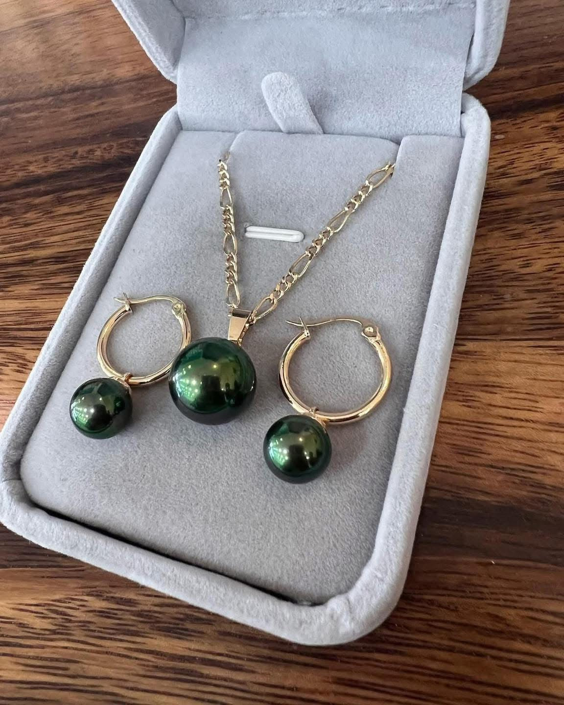 Tifitifi pearl necklace and hoop set (1.5cm) (Peacock black)