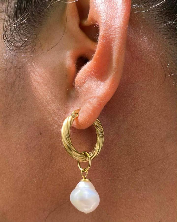 Niumai Pearl Hoops